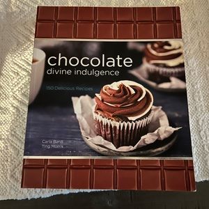 Brand new Dessert cooking book never used don't cook lol